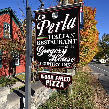 La Perla Restaurant & Country Inn Averill Park 外观 照片