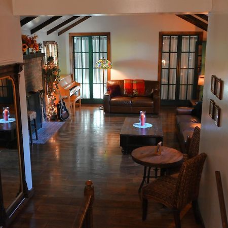 La Perla Restaurant & Country Inn Averill Park 外观 照片
