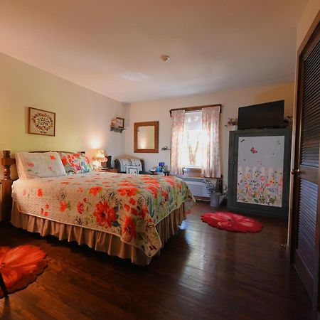 La Perla Restaurant & Country Inn Averill Park 外观 照片