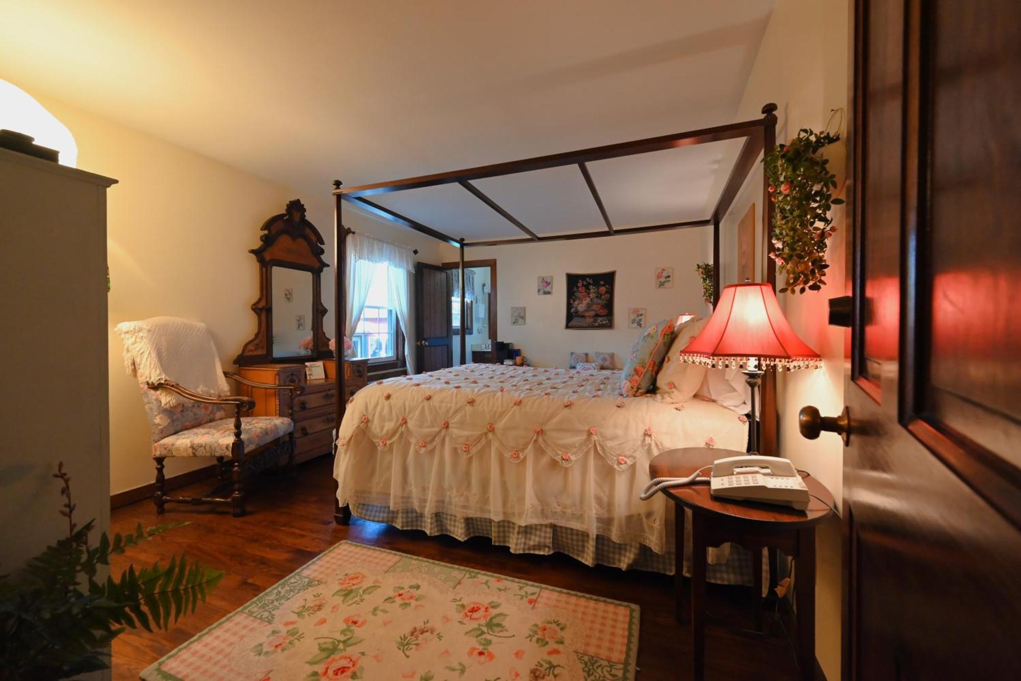 La Perla Restaurant & Country Inn Averill Park 外观 照片