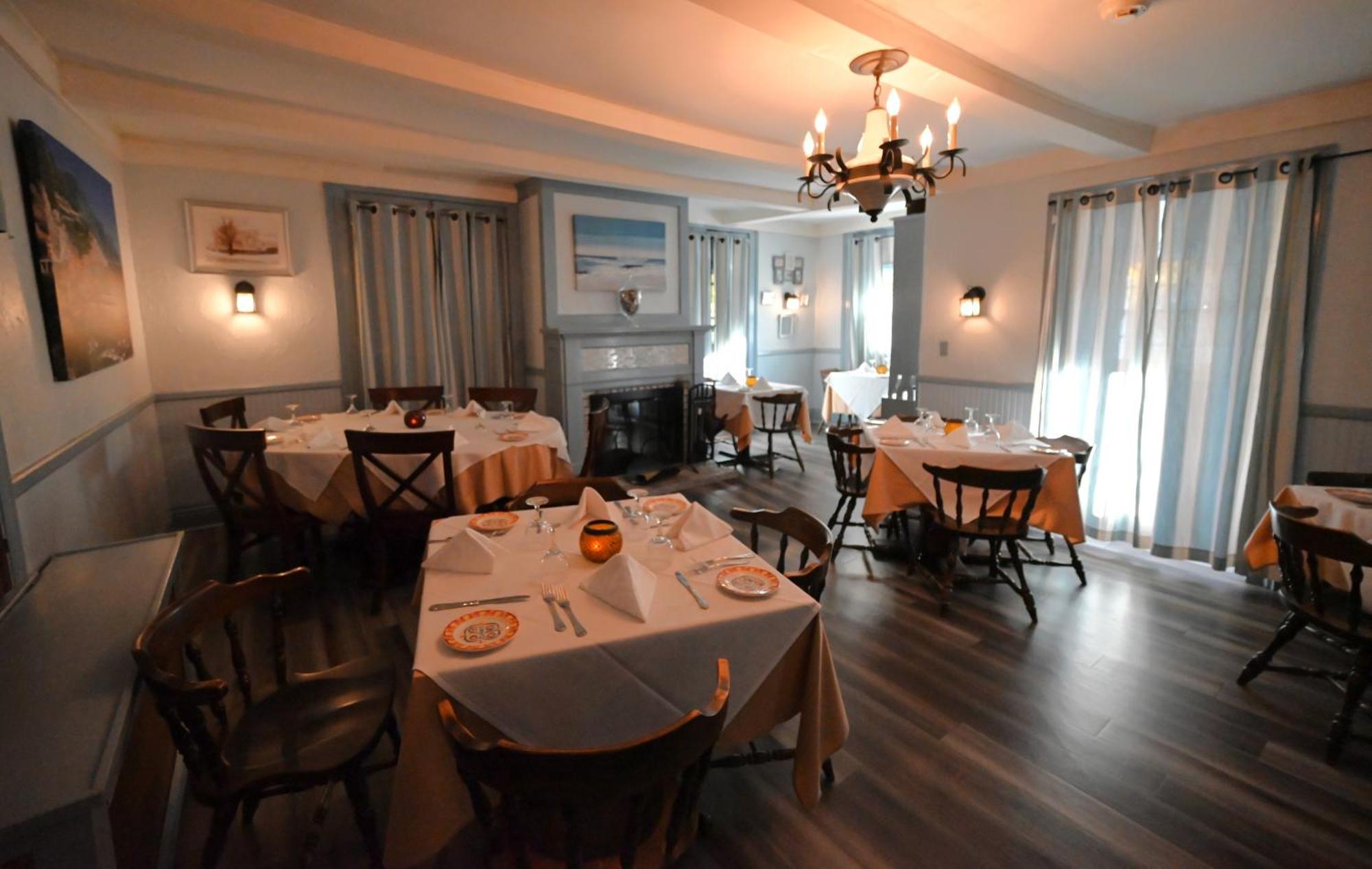La Perla Restaurant & Country Inn Averill Park 外观 照片