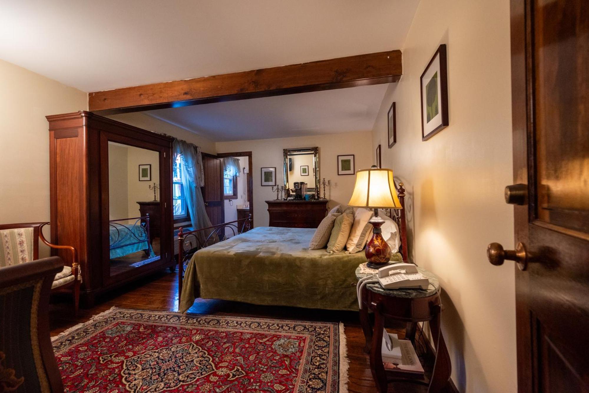 La Perla Restaurant & Country Inn Averill Park 外观 照片
